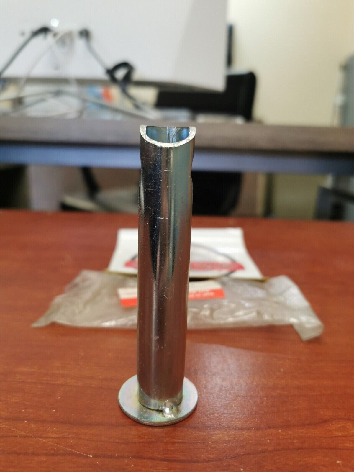 NOS Suzuki GT250 GZ250 DR200 TU250 VL800 GS1000 FOOT PEG BAR 43610-03001 S20