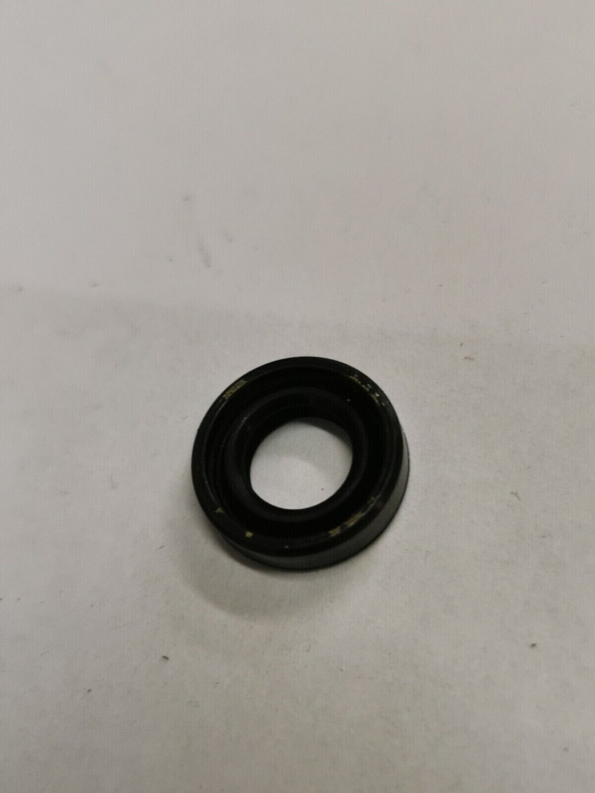 NOS SUZUKI GT550 OIL SEAL 09285-08003  S29