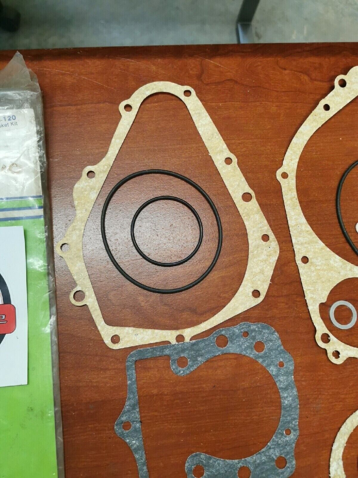 NOS Kawasaki KZ200 INCOMPLETE ENGINE GASKET KIT 14046-120 K2