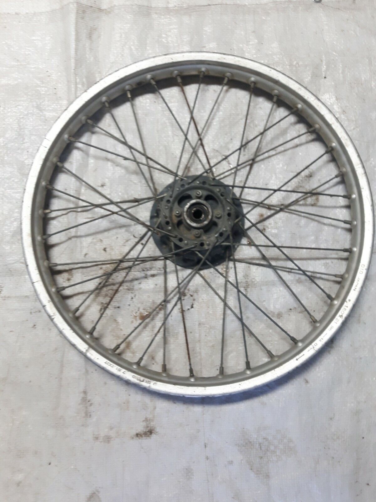 Honda XR200R 1983 front wheel rim hub 44601-KB9-010 .