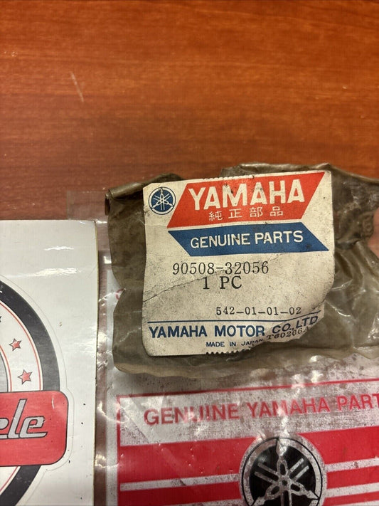 NOS Yamaha SPRING 90508-32056-00 SUB 183-27216-00-00 Y185