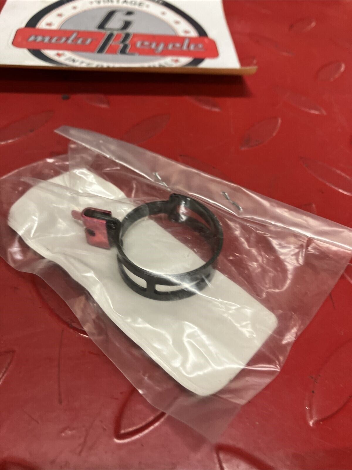 NOS YAMAHA CLIP CLAMP 90467-23177-00 Y67