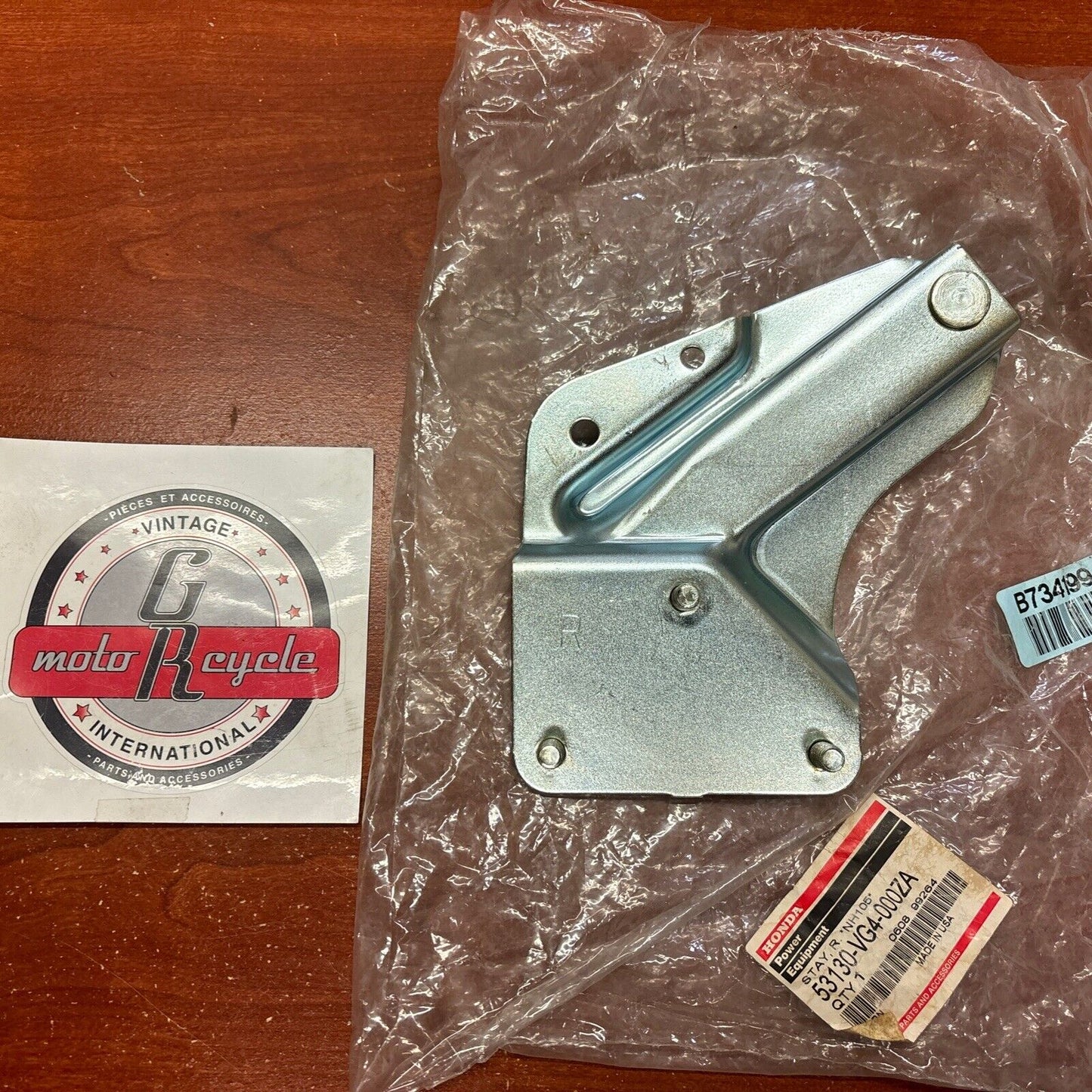 NOS Honda RIGHT HANDLE STAY 53130-VG4-000ZA SUB 53130-VG4-000 H149