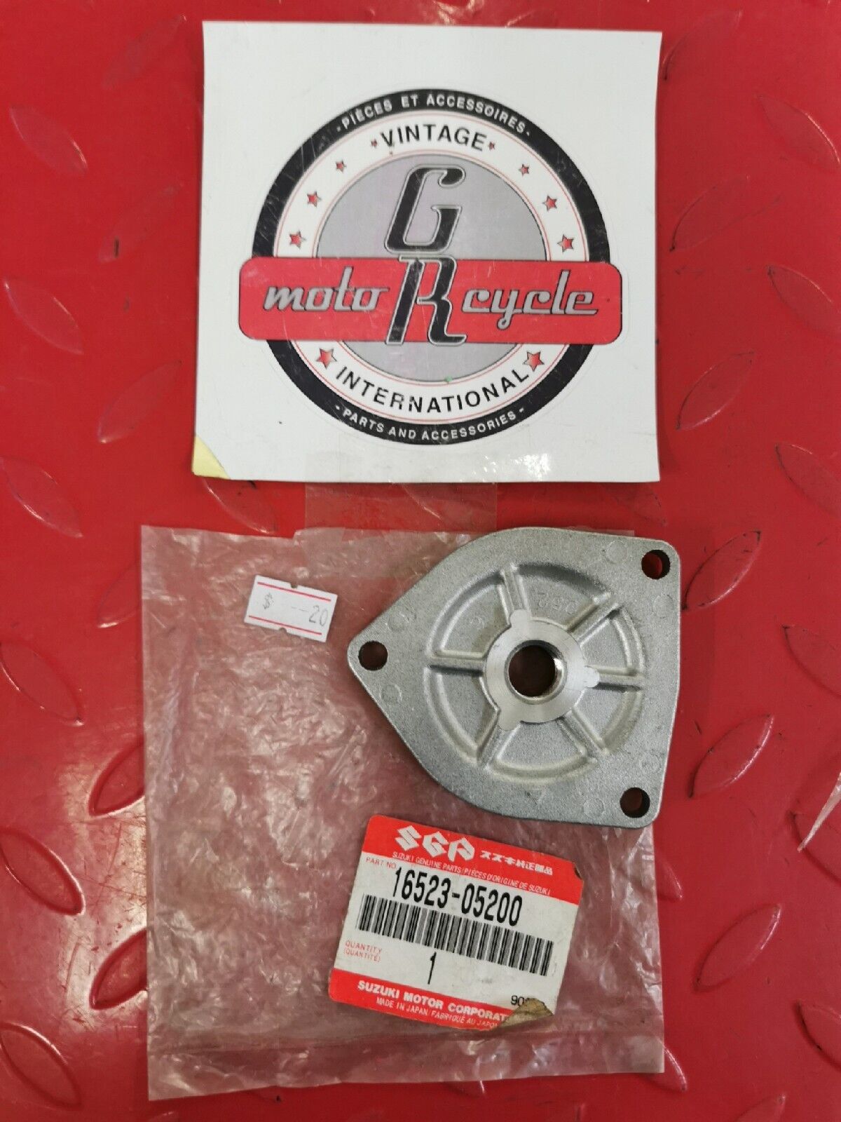 NEW NOS SUZUKI OIL STRAINER CAP 16523-05200 S11