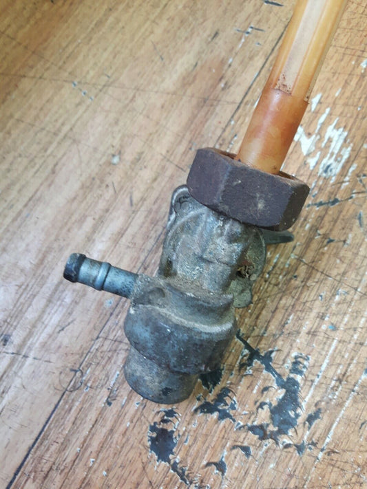 Honda XL350R 1984 Gas fuel tank reservoir petcock 16950-MG2-005 Keihin