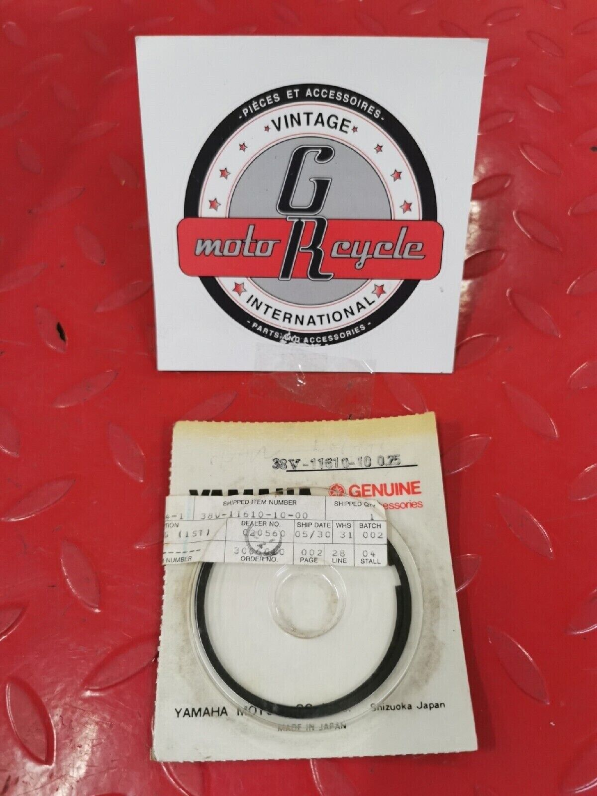 NOS YAMAHA ATV 1985 PISTON RING SET 1ST 38V-11610-10-00 Y51