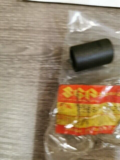 NOS SUZUKI DR100 DR125 DR250S SP100 SP250 TS125 BUSH UPPER 62682-38200 S58