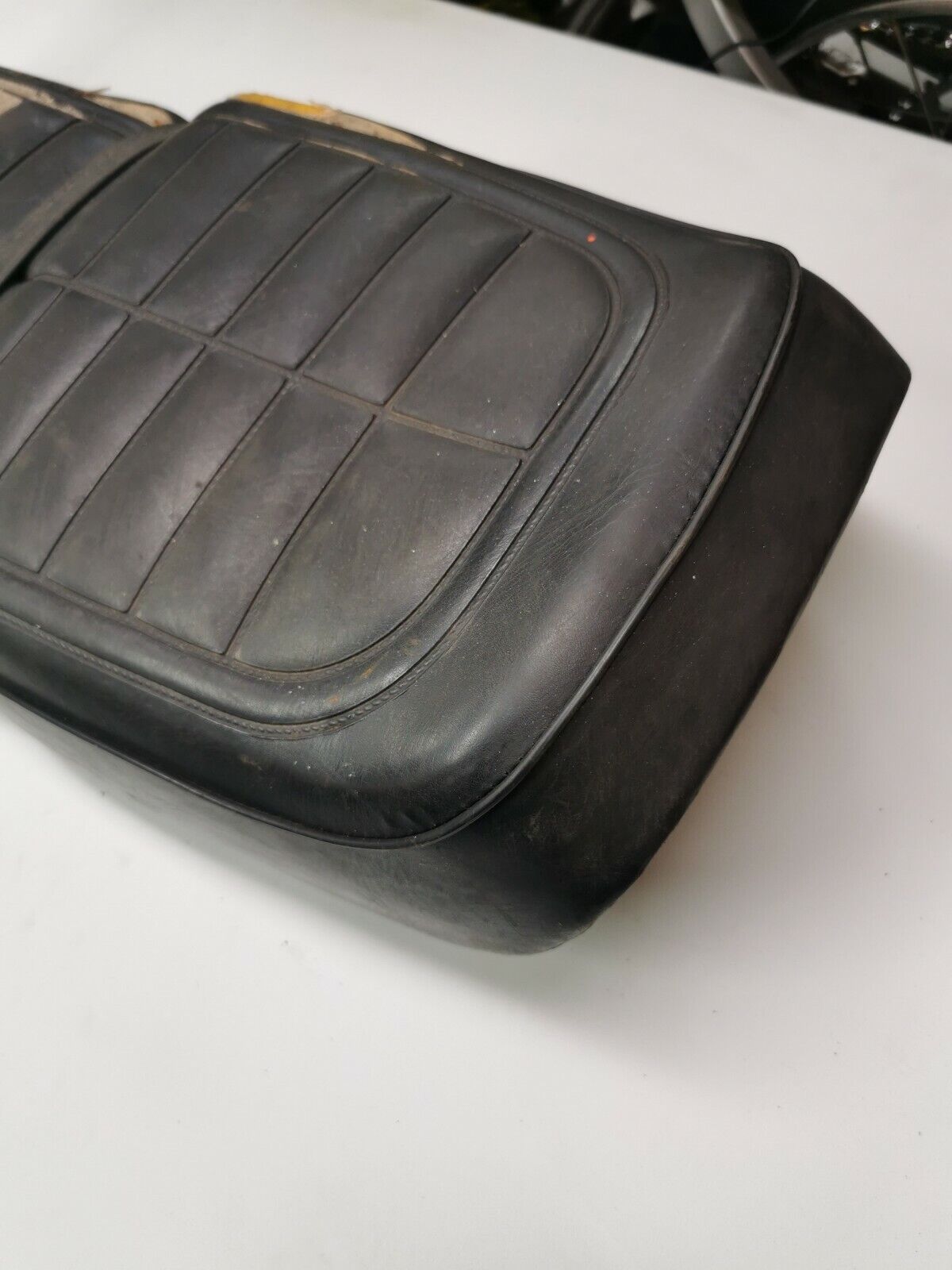 Honda CB750F 1978 seat saddle 77100-410-770ZA