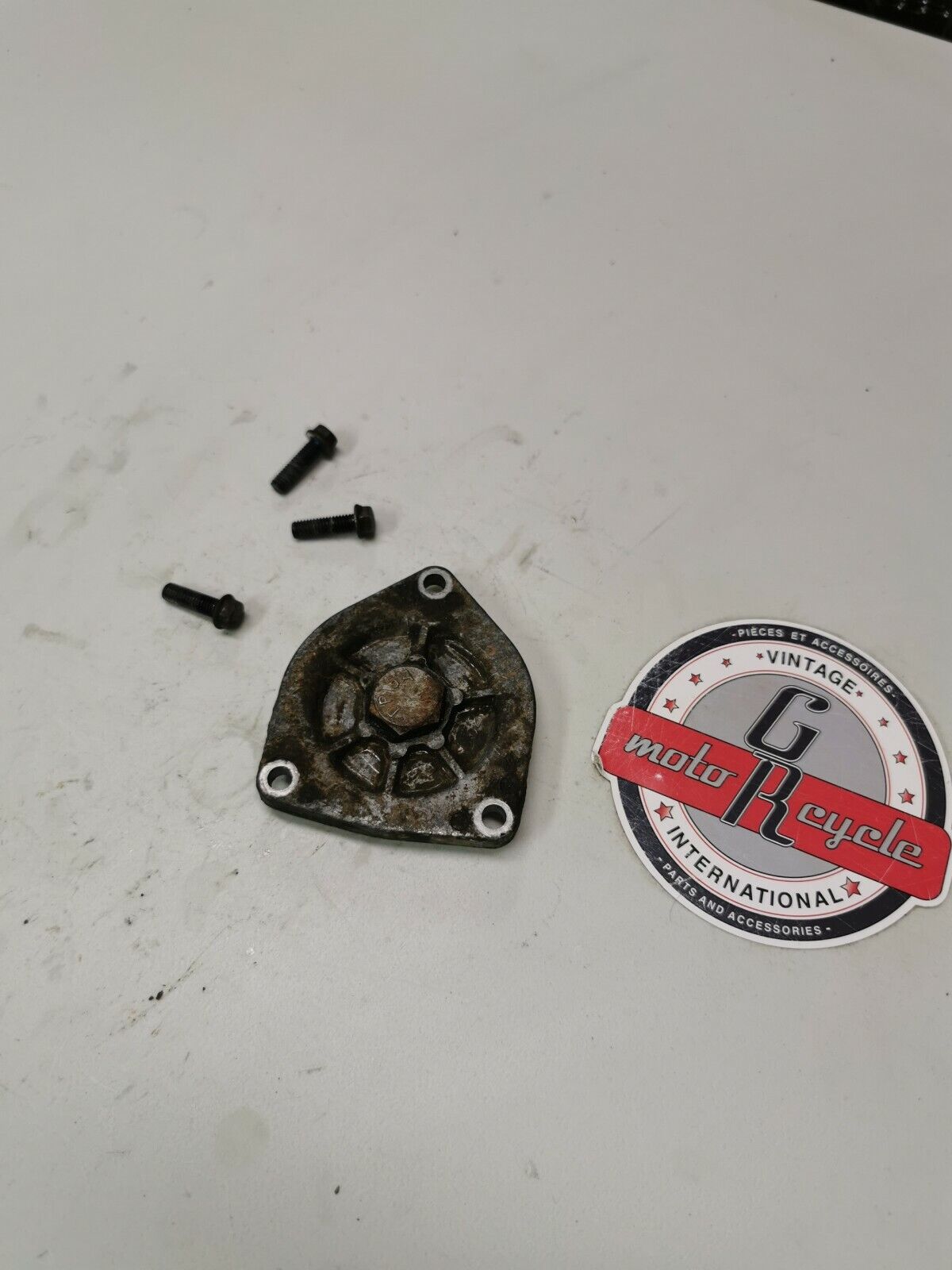 Suzuki DR200 1987 oil strainer screen cap cover