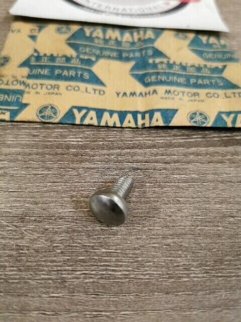 NOS YAMAHA YS624T EF3800R EF2500 EF1600 YS624W YZ80A BOLT 92506-06040-00 Y151