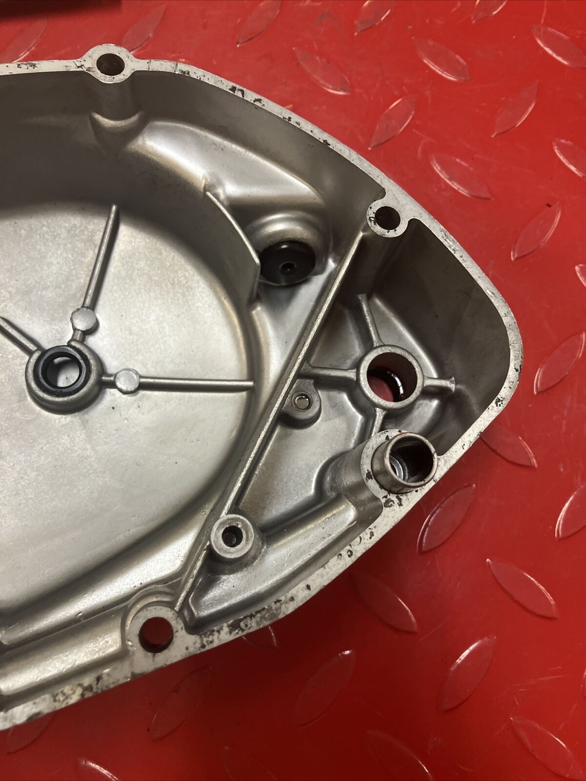 Suzuki RV90 1976 right crankcase clutch cover