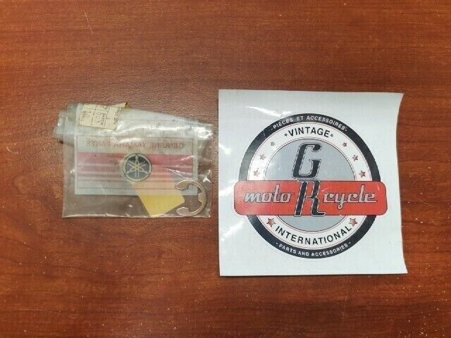 NOS Yamaha 1974 GP246F E-TYPE CIRCLIP 93430-12026-00 Y136