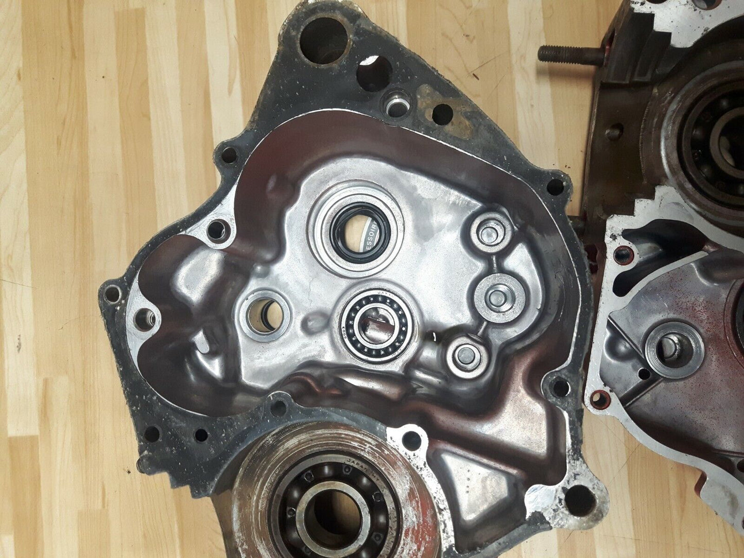 Honda CR125R 1981 crankcase crank case motor left right matching 111A0-KA3-000 2