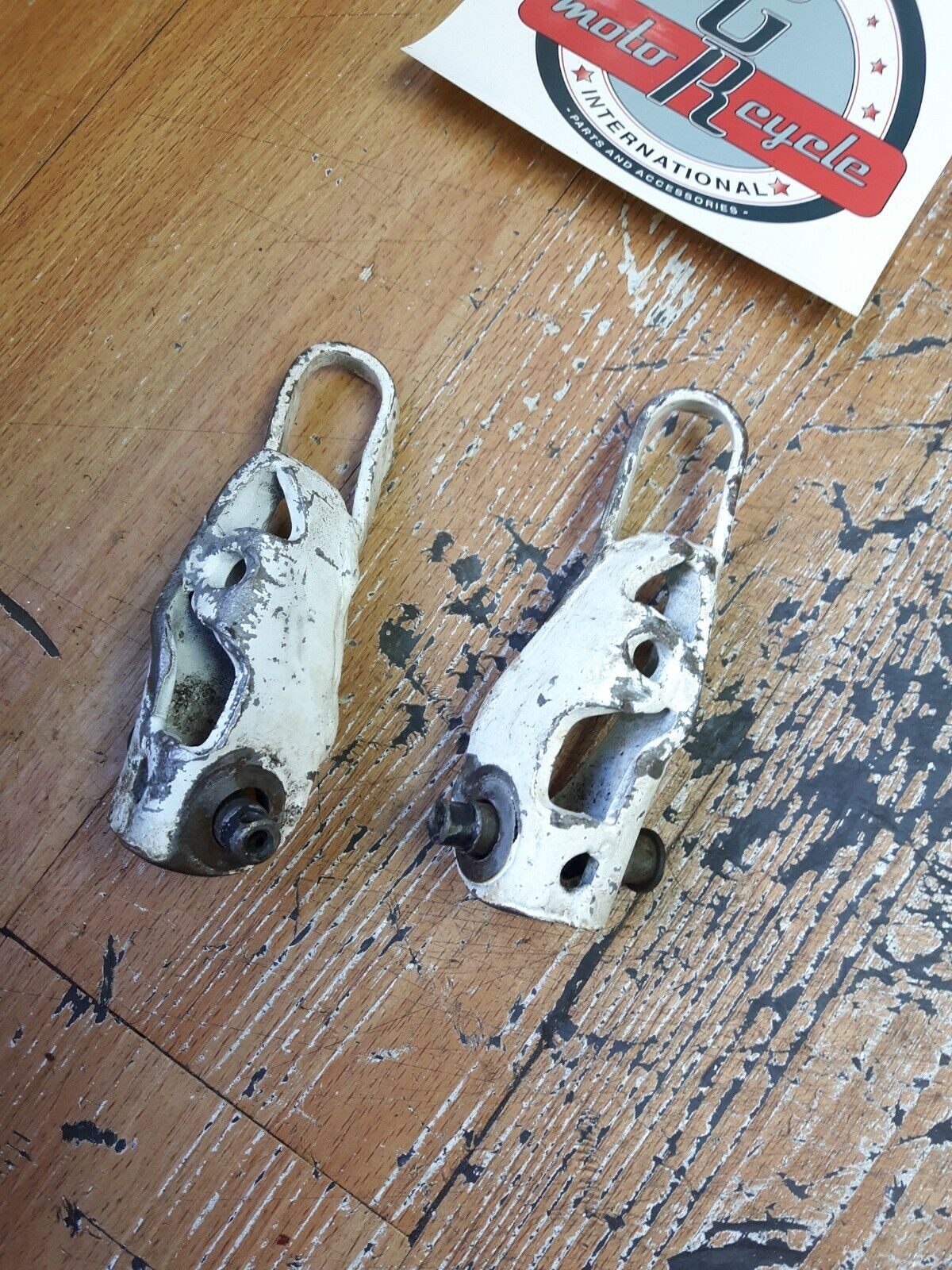 Honda CR125R 1988 footpeg footrest foot peg rest step stang 50616-KS6-830