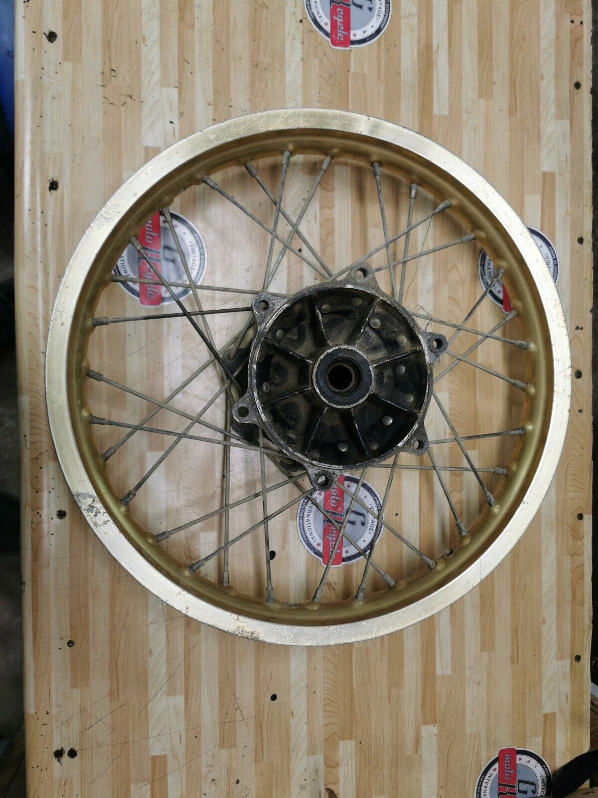 Yamaha YZ125 1987 rear wheel back hub 1986 1LX-25311-01-98