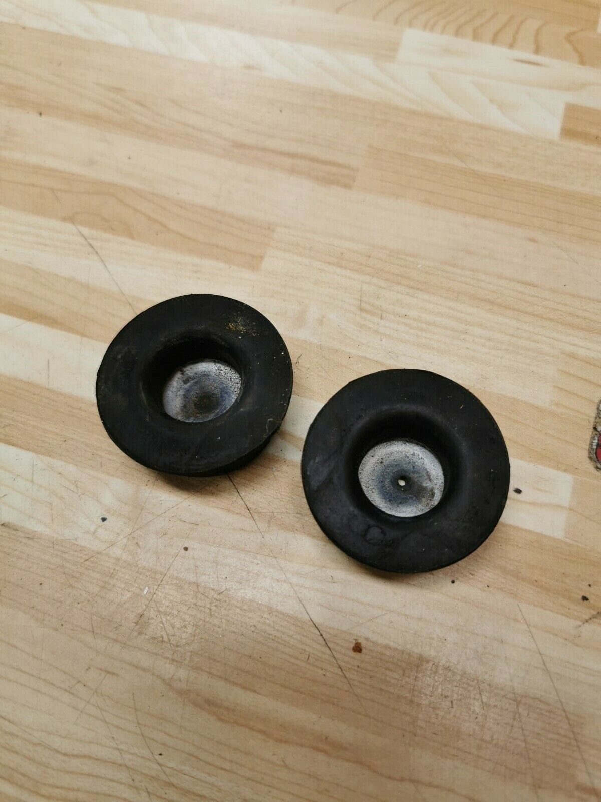 Yamaha XT200 1982 fuel tank locating front rubber damper set XT125 1982 1983