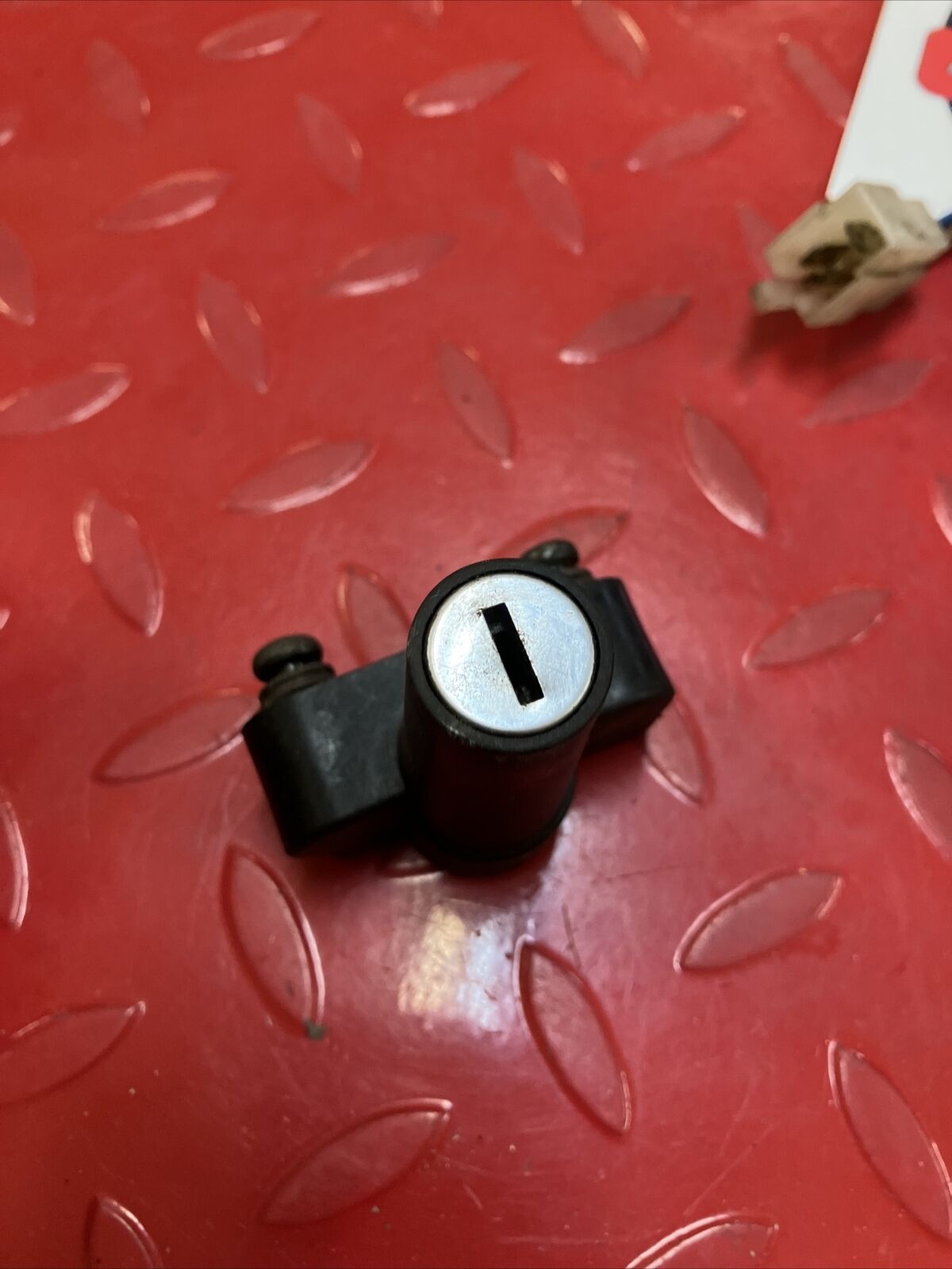 Yamaha XV500 1983 Virago 500 ignition switch helmet holder with key
