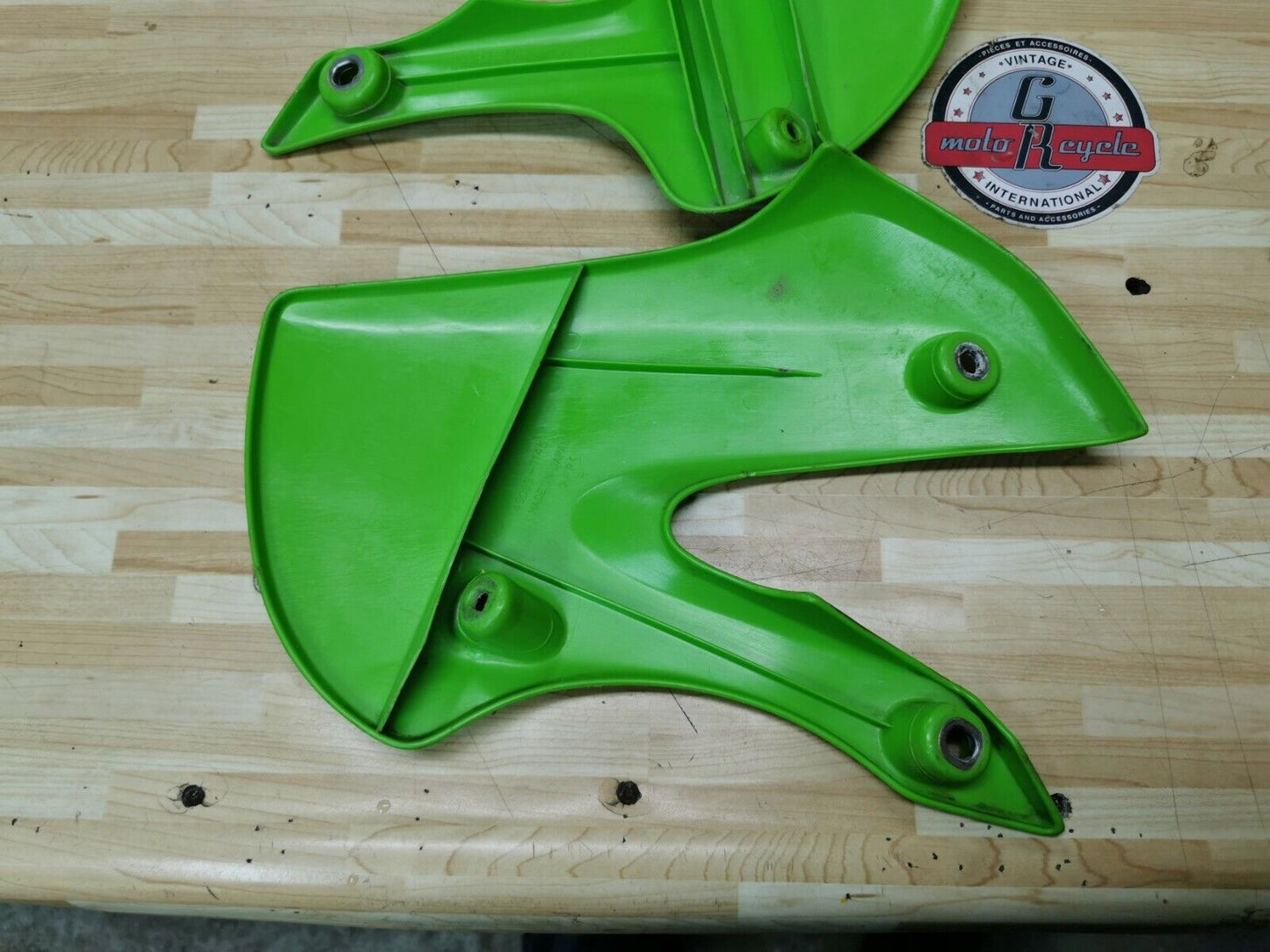 Kawasaki KX65 2008 fuel tank radiator shroud right left 49089-1144-290 G