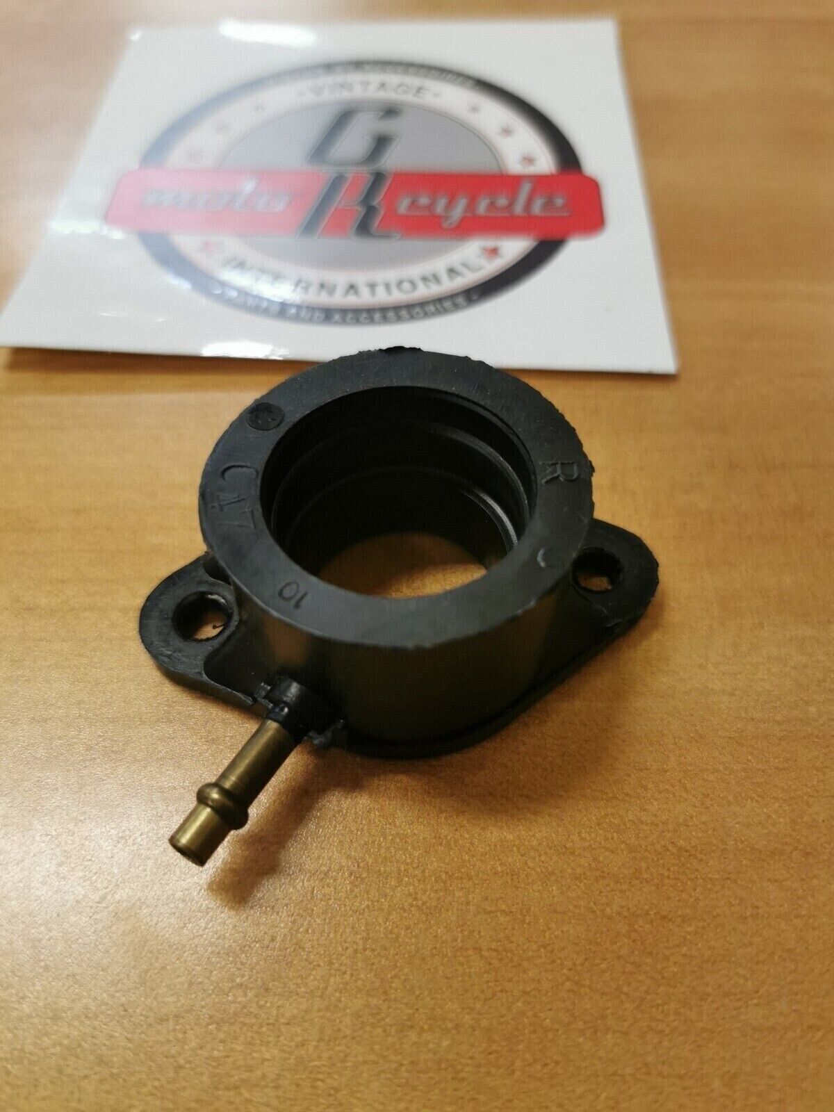 Nos Kawasaki KZ650 1977 - 1983 CARBURETOR HOLDER 16065-047 K3