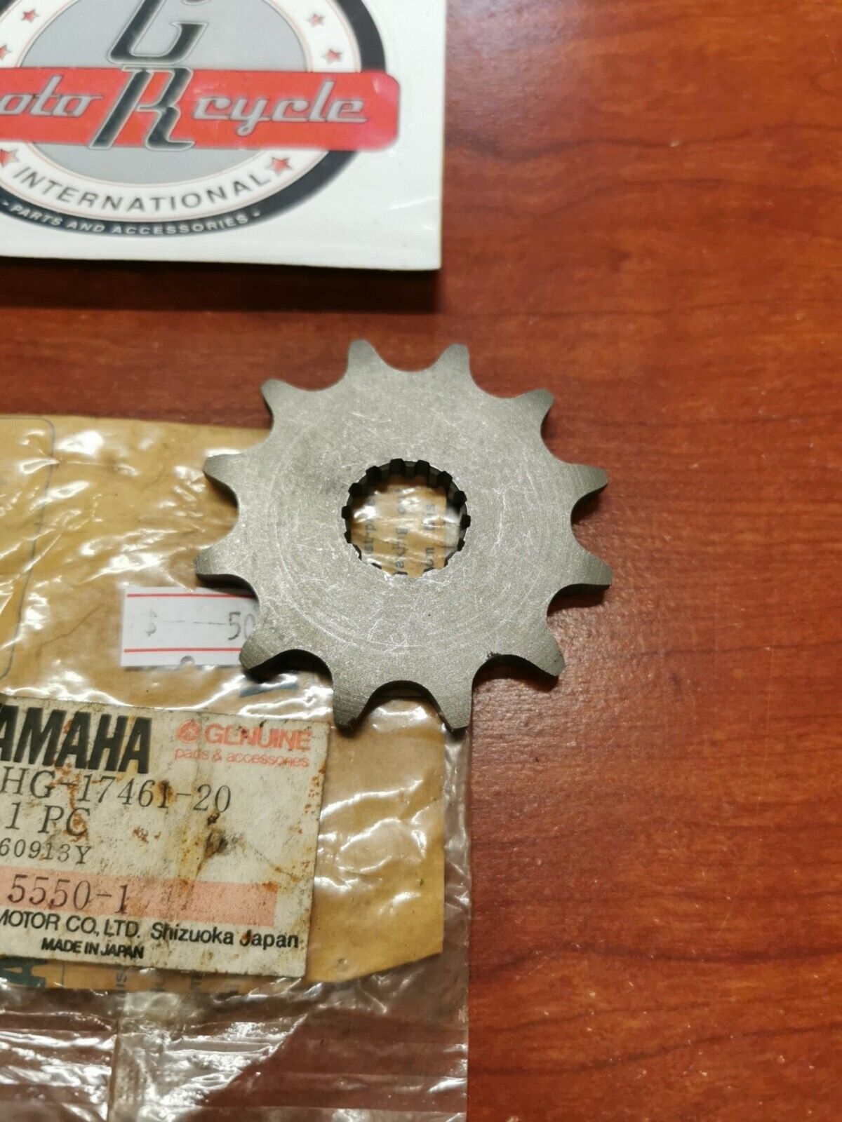 NOS Yamaha DRIVE SPROCKET 12T 2HG-17461-20-00 SUB. 9383A-12017-00 Y89