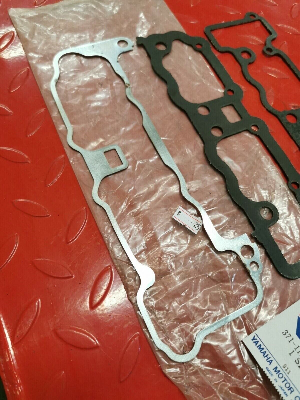 NOS Yamaha XS500 TX500 GASKET, CYLINDER HEAD COVER 371-11180-00-00 Y7