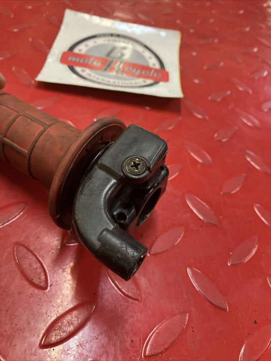 Suzuki RM125 1985 twist throttle housing case 1984