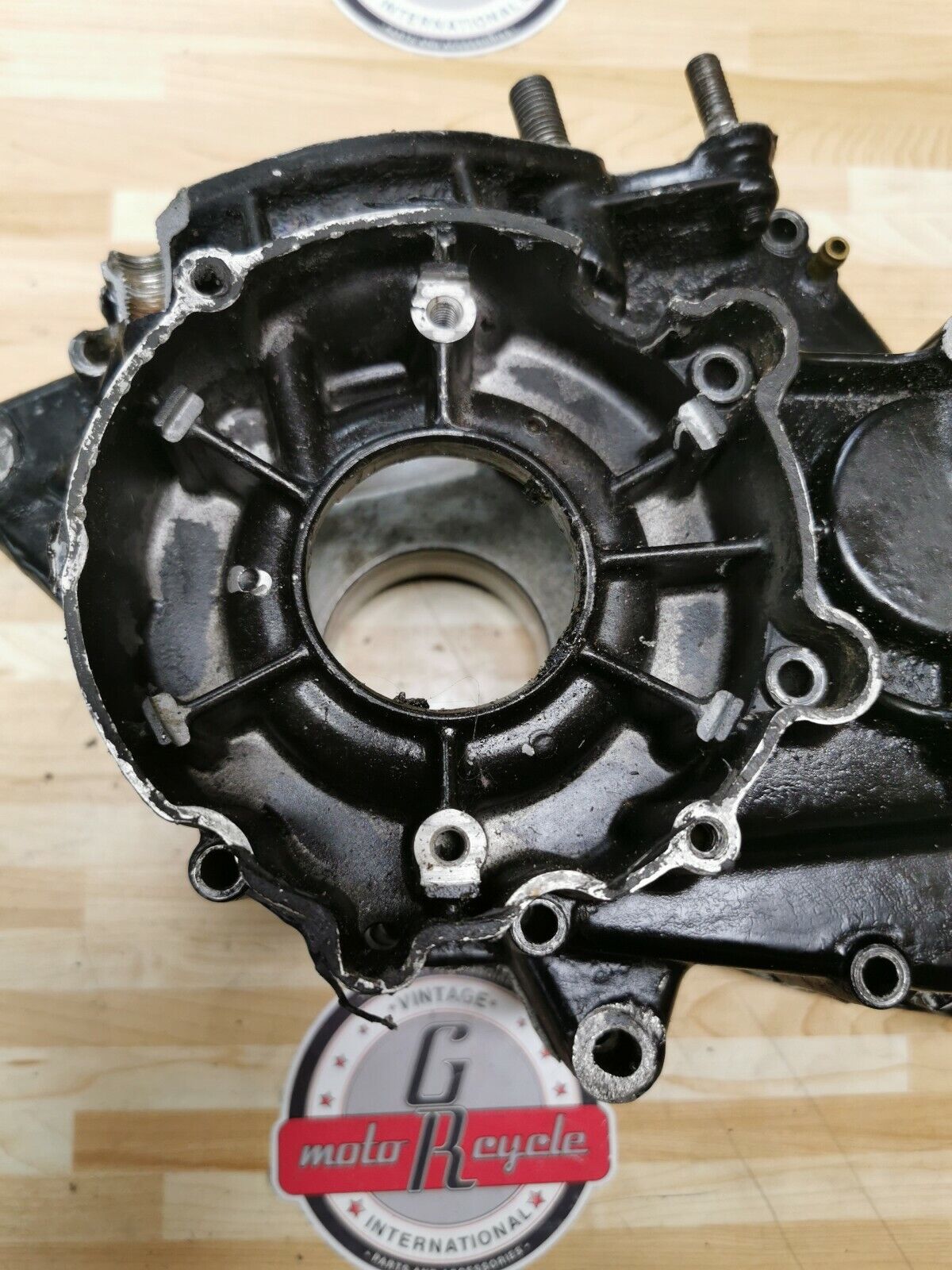 Suzuki PE250 1977 crankcase crank case 1978 1979 11300-41850