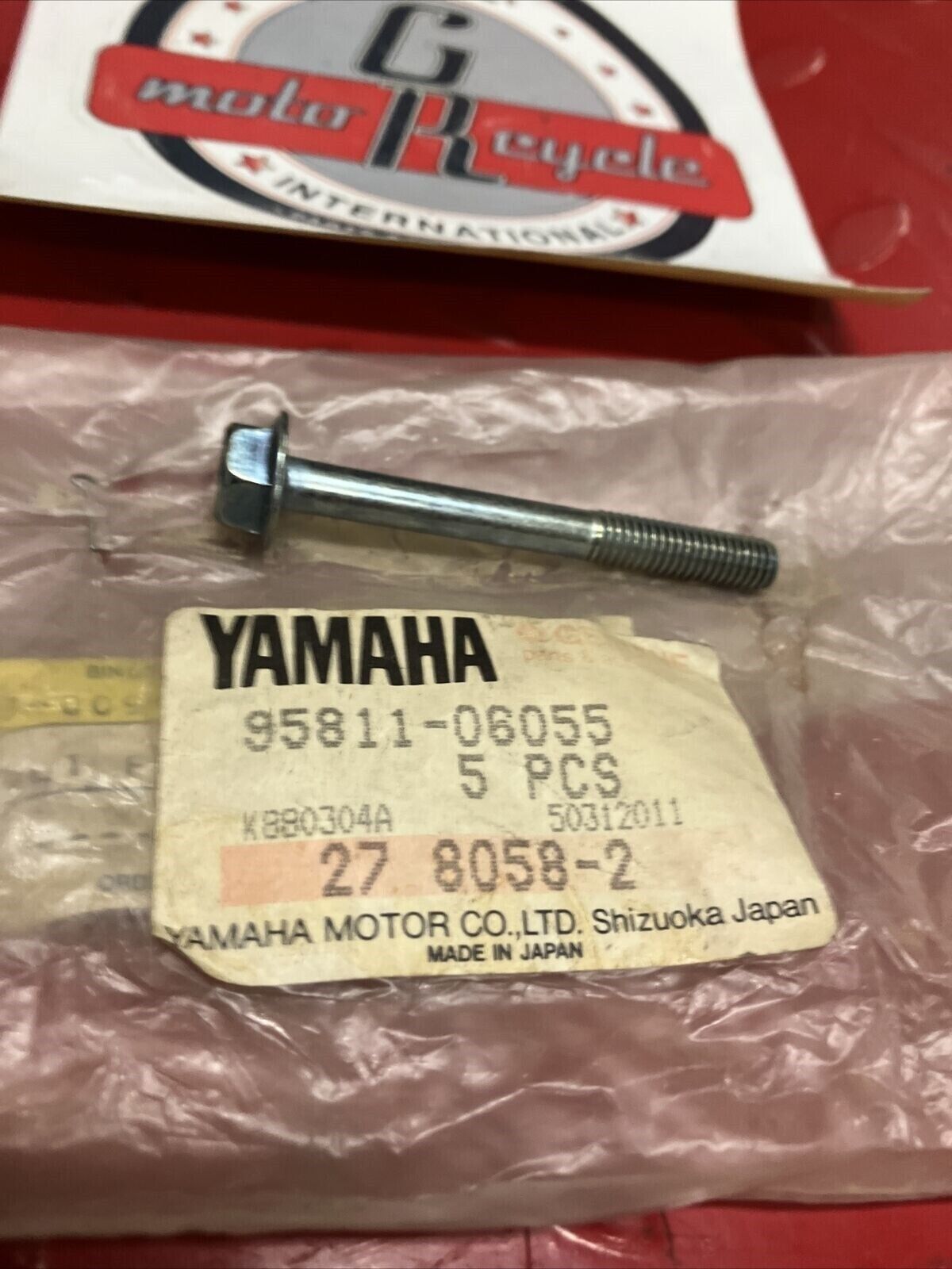NOS YAMAHA BOLT FLANGE 95811-06055-00 SUB BY 95817-06055-00 Y64