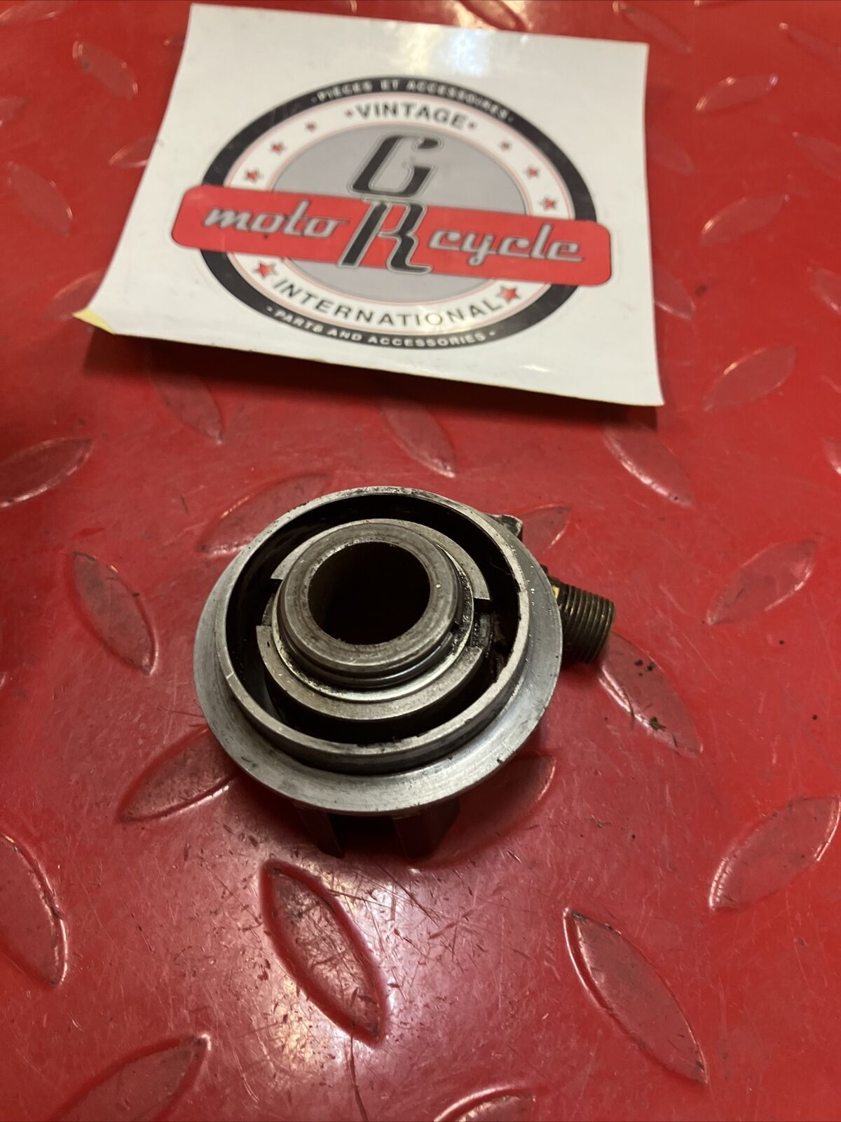 Yamaha RD400 1977 front wheel speedometer gear