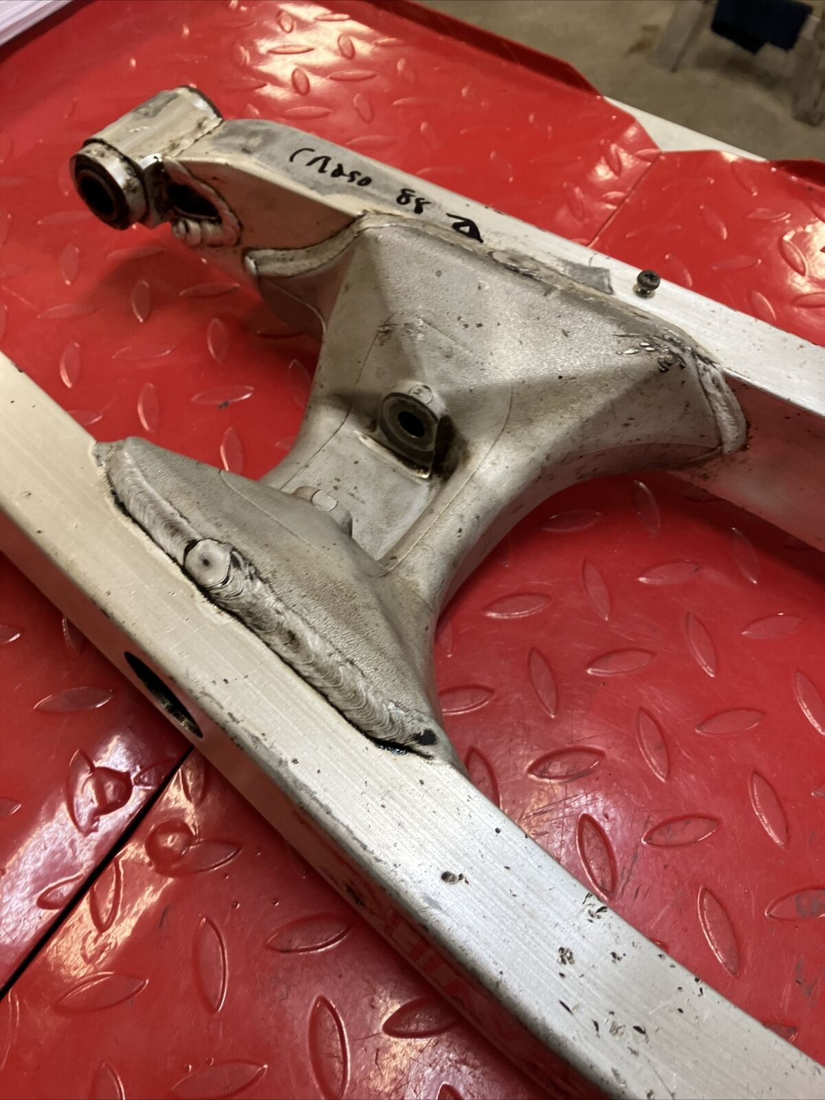 Honda CR250R 1988 swingarm rear swinging arm 2