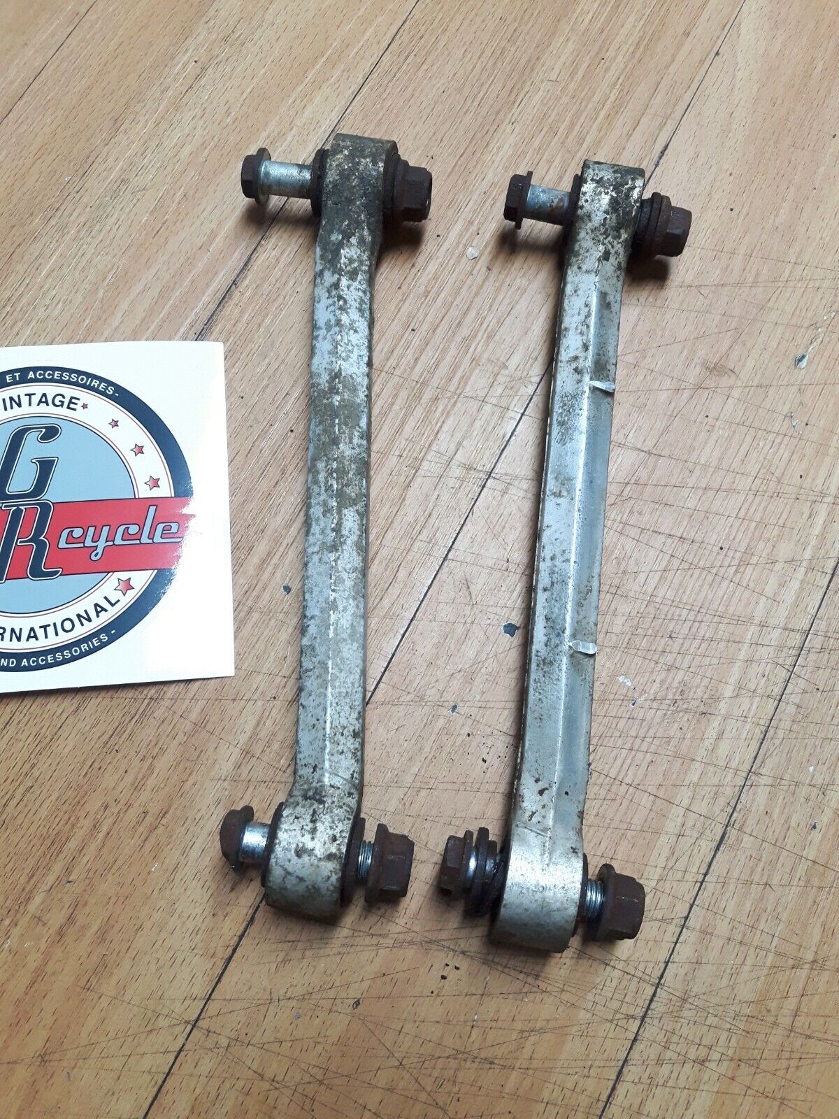Suzuki RM125 1984 rear shock absorber swingarm linkage rod bar arm