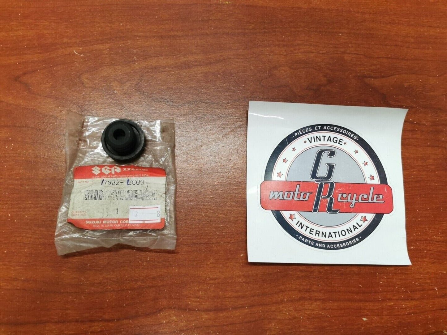 NOS SUZUKI VL800 VZ800 LT-A500 GW250 GSX1300 RESERVOIR TANK CAP 17932-12C00 S30