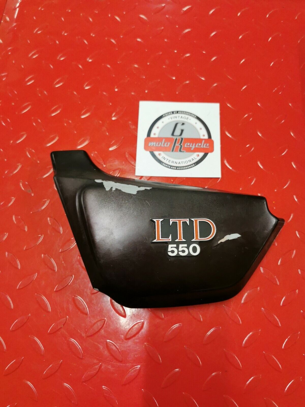 Kawasaki KZ550 LTD 1983 left side cover panel fairing