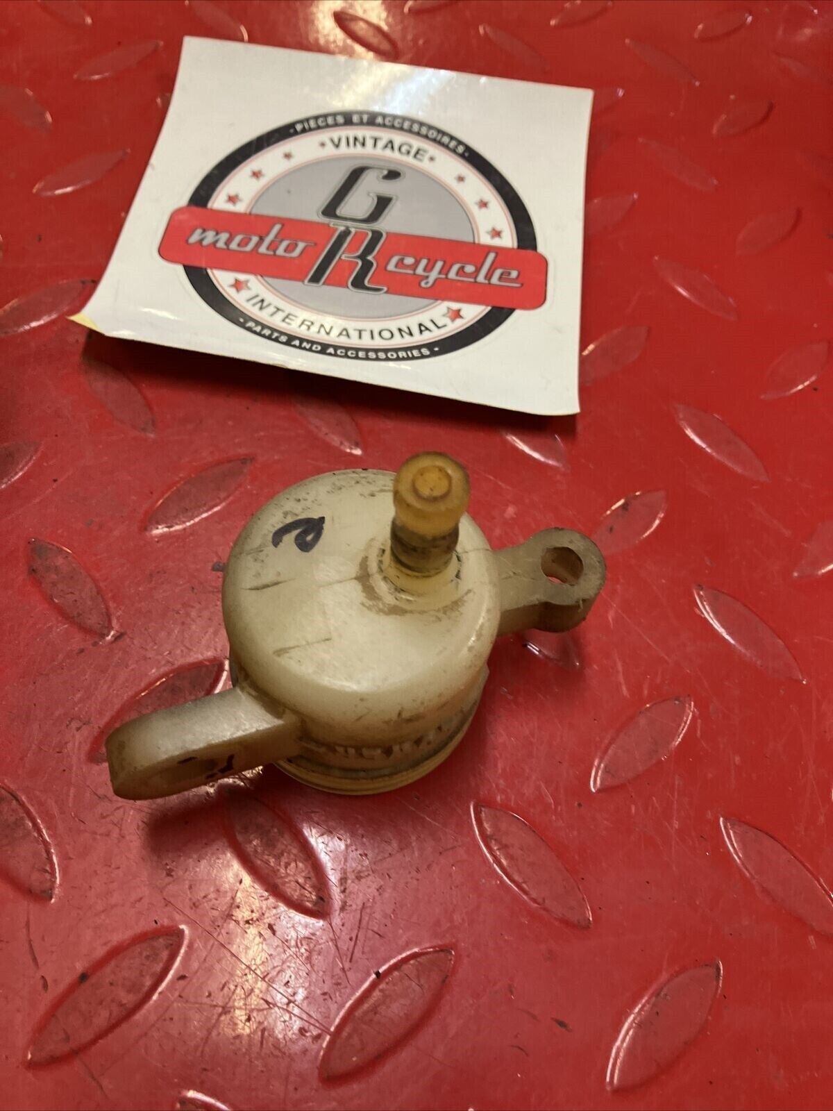 Yamaha RD400 1977 rear brake master cylinder reservoir tank 2