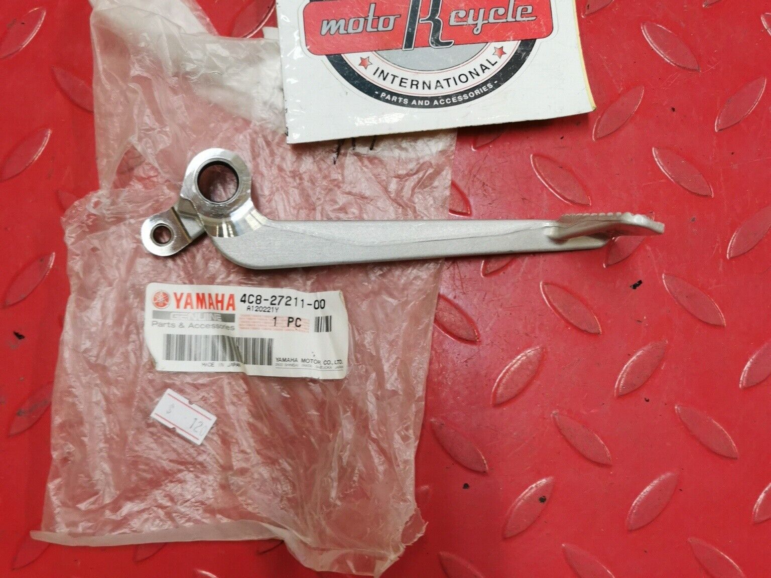 NOS YAMAHA 2007 - 2008 YZFR1 BRAKE PEDAL 4C8-27211-00-00 Y41