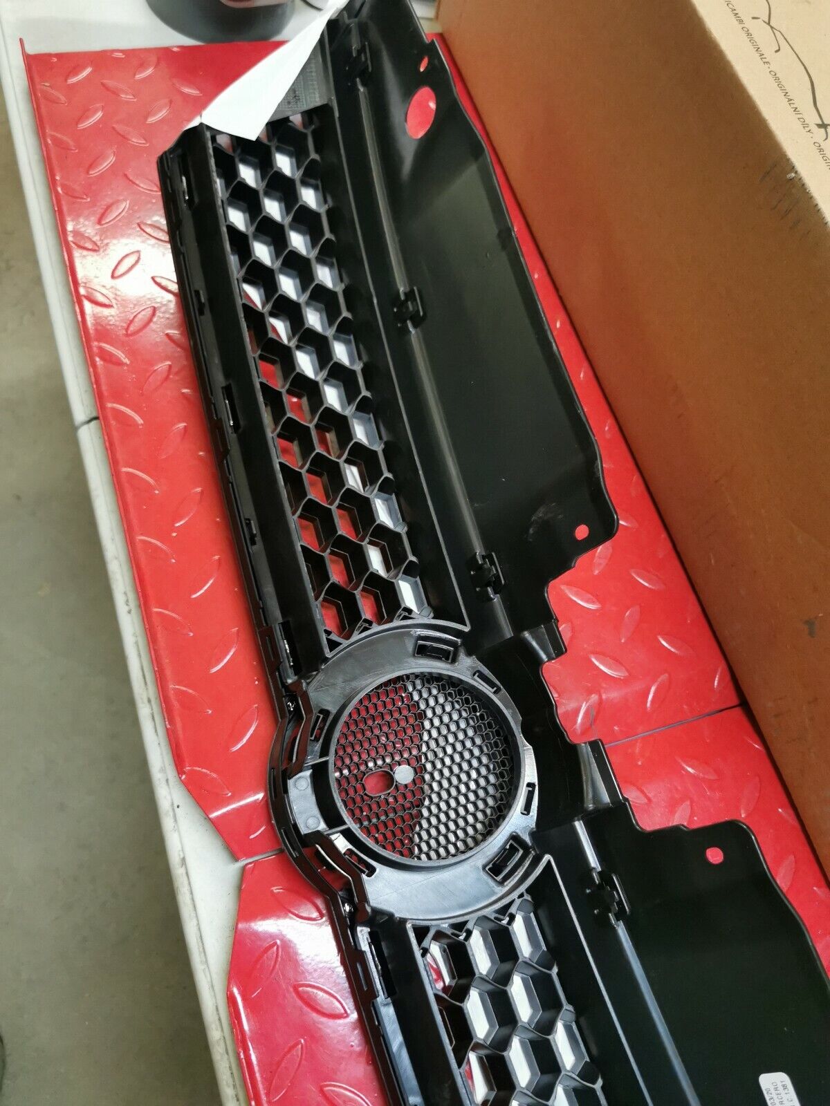 OEM Volkswagen Jetta GLI Front grille MK6 2011 - 2014 5c6 853 653 a 5c6853653a