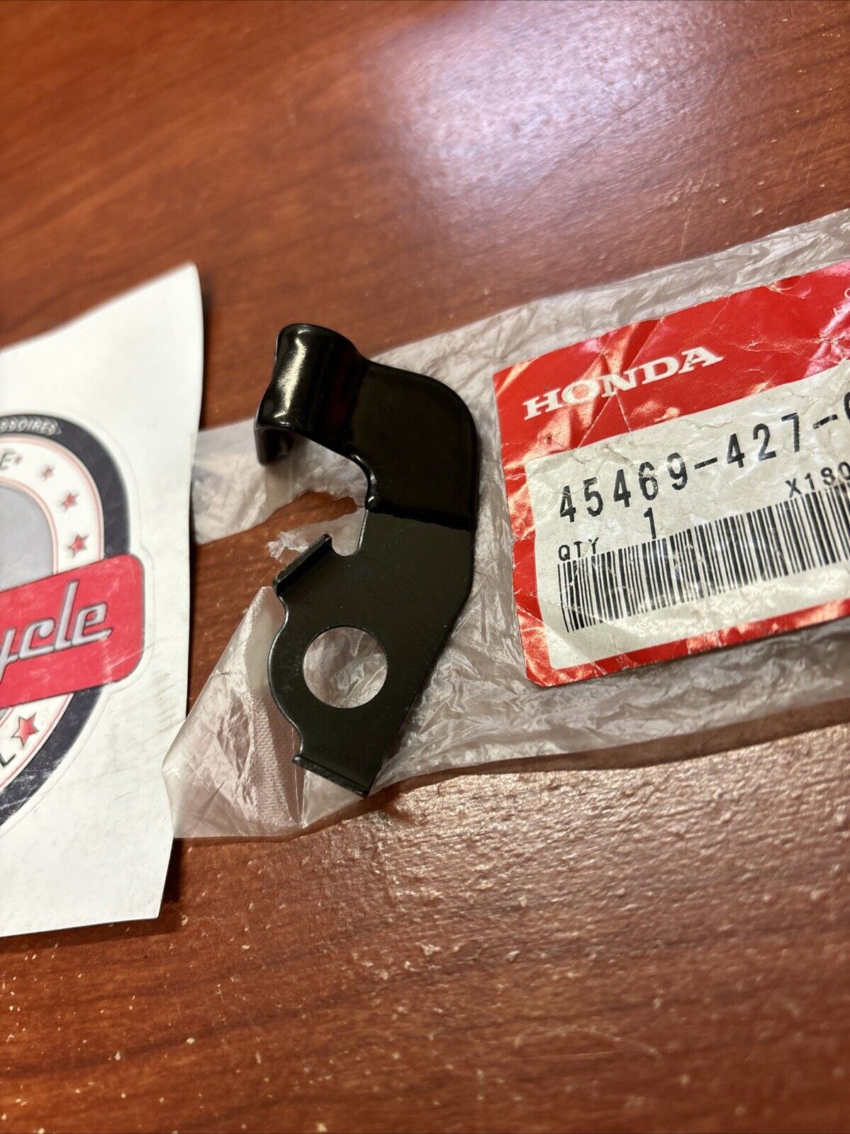 NOS Honda XL185S XR200 XR200R DECOMPRESSION CABLE CLIP 45469-427-000 H169