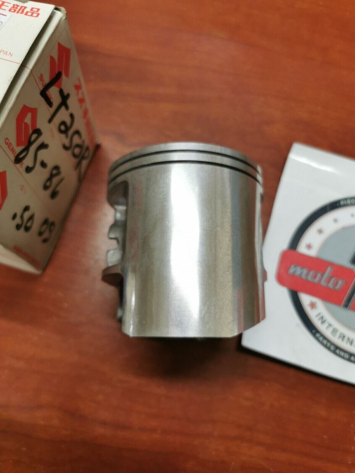 NOS SUZUKI 1985 1986 LT250R PISTON 0.50 12110-19A01-050 SUB. 12103-19810-050 S30