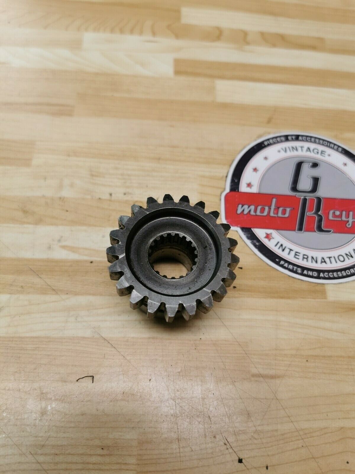 Suzuki RM250 2000 crankshaft crank shaft primary drive gear