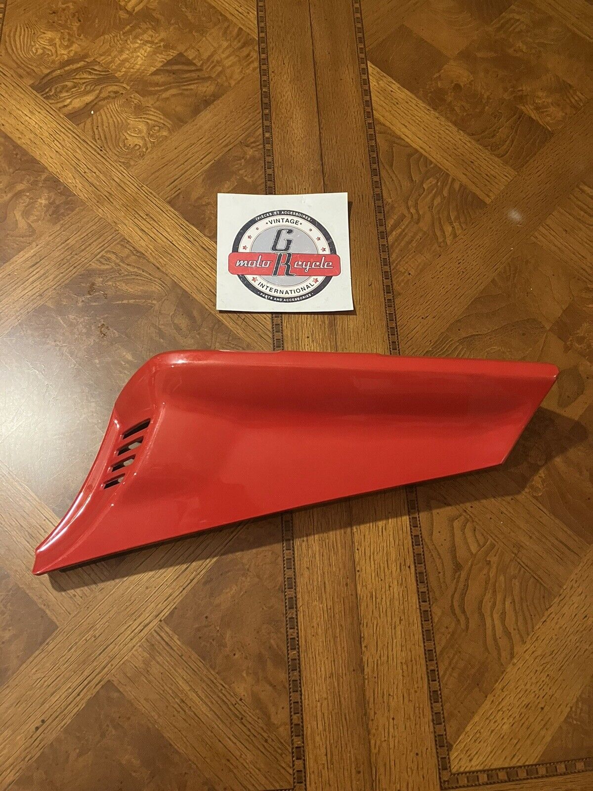 NOS Suzuki GSX750E GSX750EF GSX750ES 1984 RIGHT SIDE FRAME FAIRING COVER S34