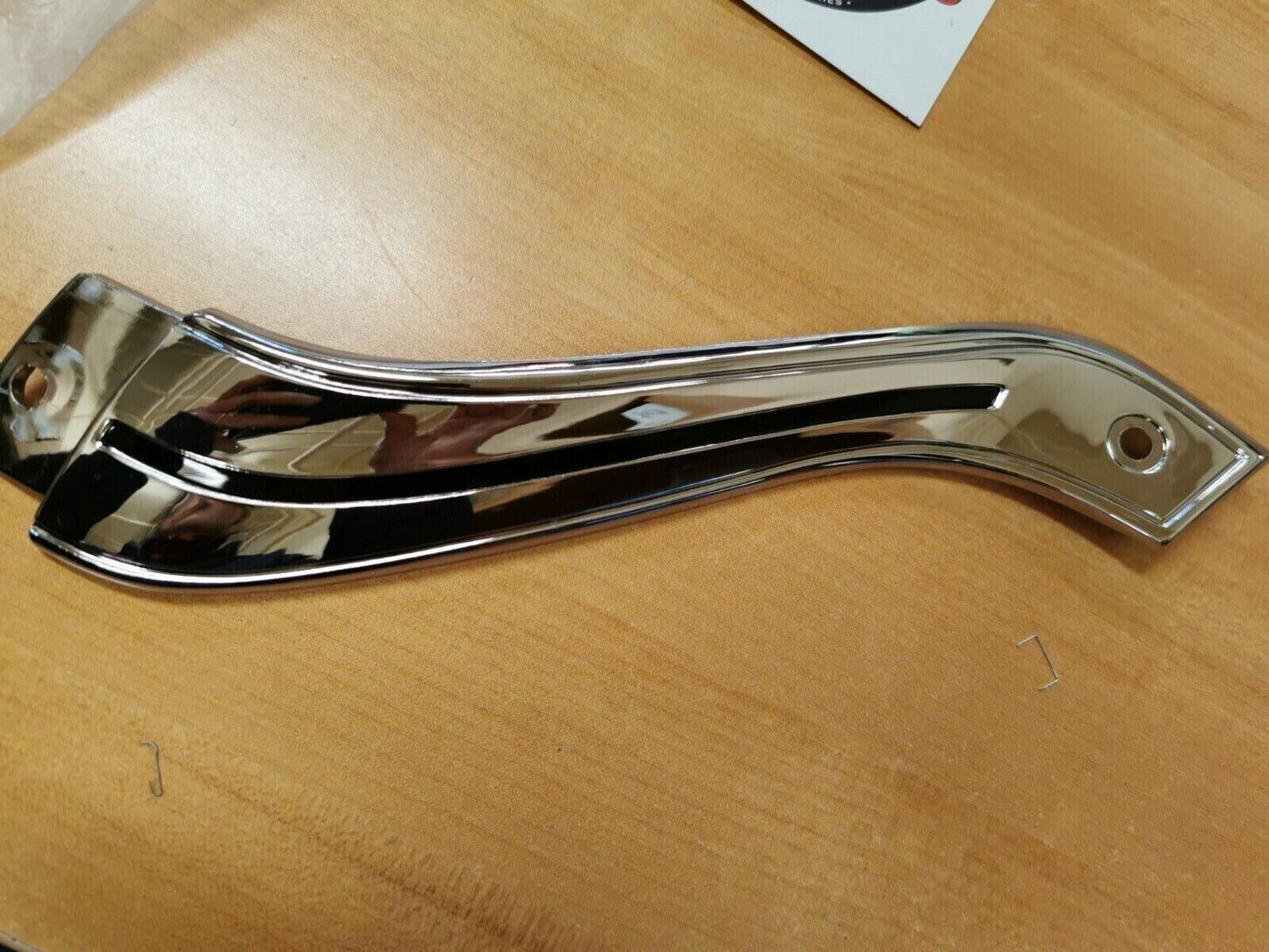 NOS YAMAHA  XVZ1200  1984  LEFT FAIRING WINDSHIELD TRIM   26H-28347-00-00   Y44