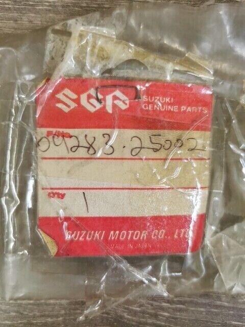 NOS SUZUKI GT380 1972 - 1977 TC20 TC250 SEAL OIL 25X52X7 09283-25002 S53