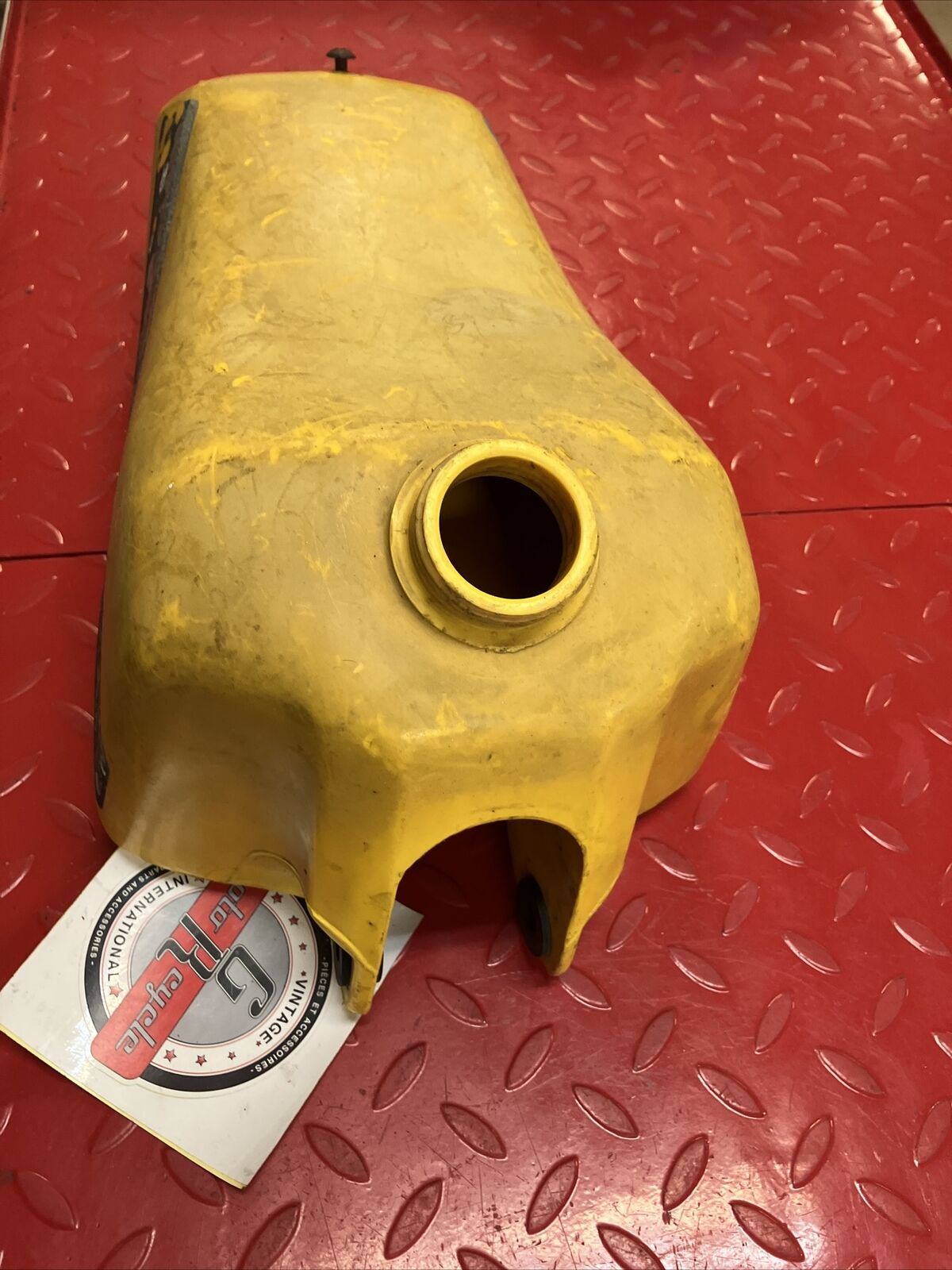 Suzuki RM125 1981 1982 1983 fuel tank gas petrol reservoir