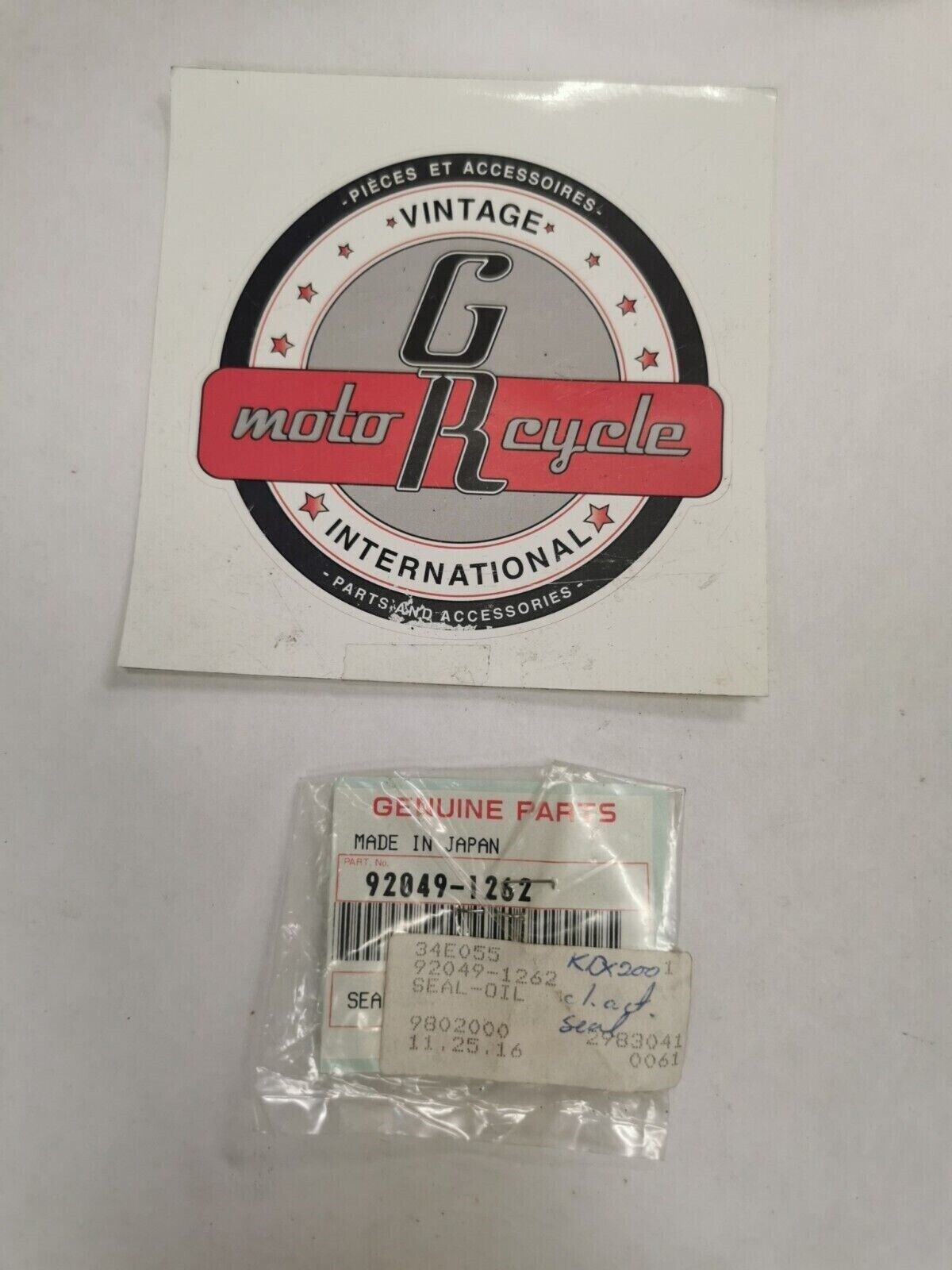 NOS KAWASAKI OIL SEAL 92049-1262 K32