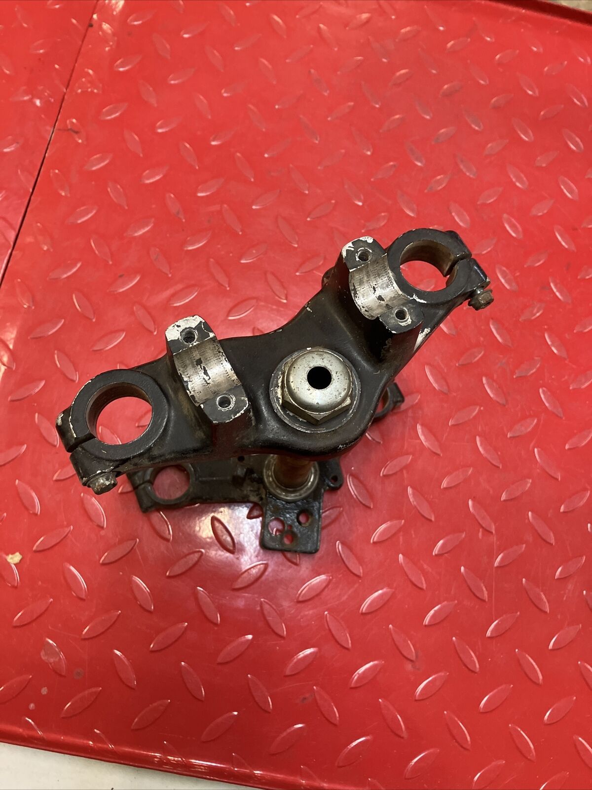 Honda XR100 1983 steering stem triple tree clamp 53200-KA8-710