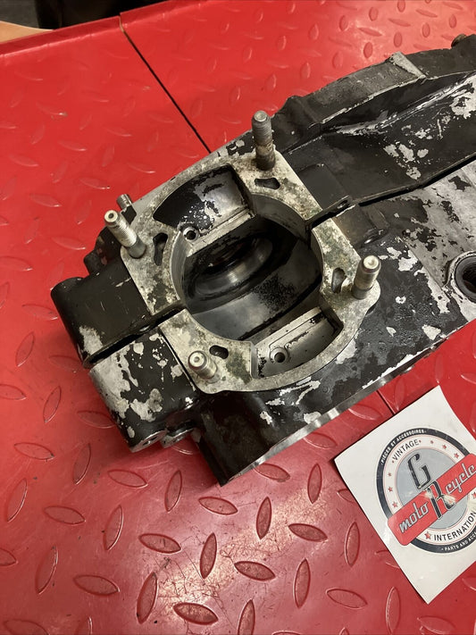 Yamaha DT250 1977 crankcase left right crank case set