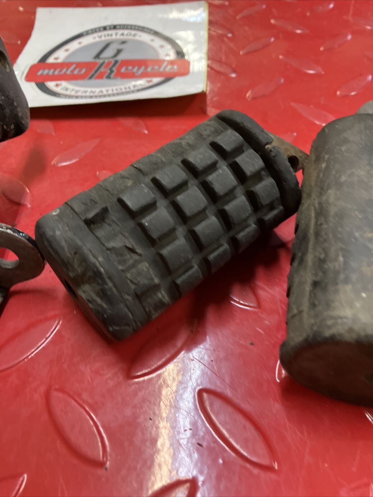 Kawasaki G5 1972 left right footpeg footrest bracket foot peg step