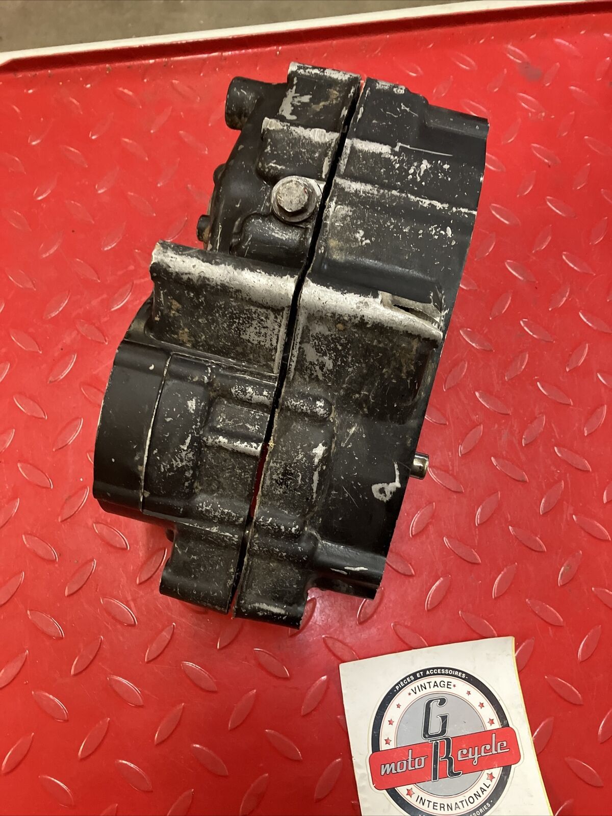 Suzuki RM125 1982 crankcase set left right