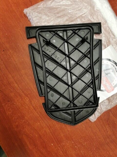 NEW NOS Yamaha YFM50 YFM80 CLEANER CASE CAP 5TH-14412-00-00 Y107