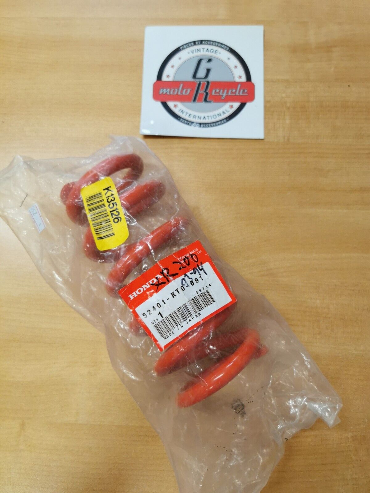 NOS HONDA XR200 1993 1994 REAR SHOCK ABSORBER 52401-KT0-691 H29